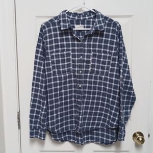 Universal Thread Shirt